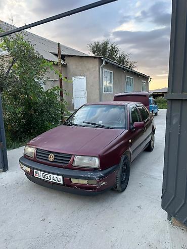a8 d2: Volkswagen Vento: 1993 г., 1.8 л, Механика, Седан — 1