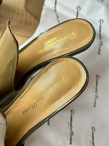 набойки: Женские мюли Gianvito Rossi, Milano - Модель: заострённый носок — 1