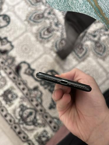 Apple iPhone: IPhone 7, 32 GB, Qara — 8