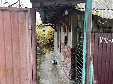 Продажа коттеджей и домов: Продается дом (55кв.м2) в Маевке. (первомайский район). В доме — 3