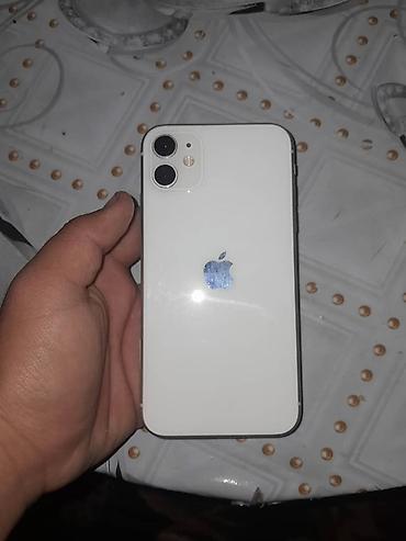 IPhone 11, Б/у, 64 ГБ, Белый, Чехол, 83 %