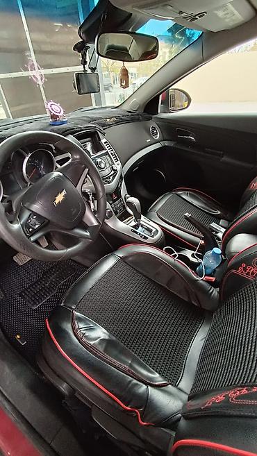 masin satis sayti: Chevrolet Cruze sedan – qırmızı rəng - Kuzov: 4 qapılı sedan, parlaq — 10