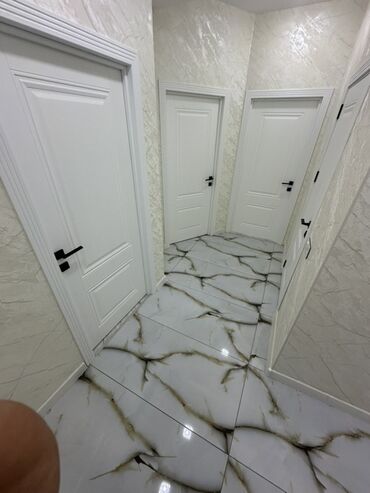 Yeni tikili: 3 otaqlı mənzil – zövqlə dizayn edilmiş - Plan: geniş qonaq otağı — 2