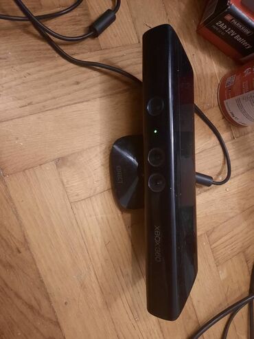 Xbox 360 & Xbox: Kinect kamera,senzor za Xbox 360 i adapter Nisam siguran ali trebalo — 18