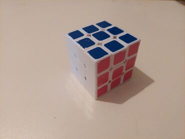 oyuncaq kalaska: Рубик-Кубик