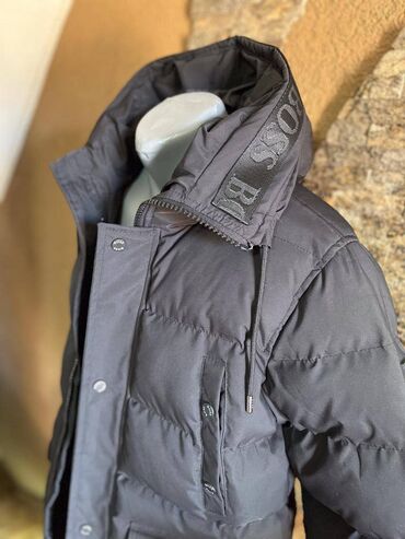 Jakne: Hugo Boss zimska jakna snizenje S,L velicina