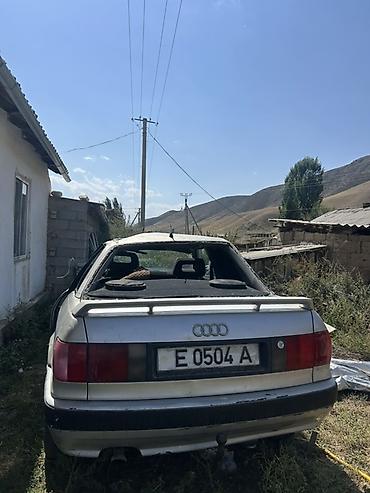 гузку: Audi 80: 1993 г., 2 л, Кол менен иштөөчү, Бензин, Седан — 5