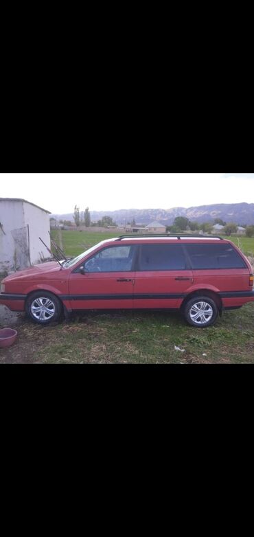 Volkswagen: Volkswagen Passat: 1993 г., 1.8 л, Механика, Бензин, Универсал