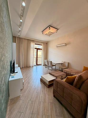 Uzunmüddətli kirayə mənzillər: 📍 AĞ ŞƏHƏR 🏠 2 otaqlı mənzil kirayə verilir 📐 100 m² 🏢 6/7 mərtəbə 💰 — 3