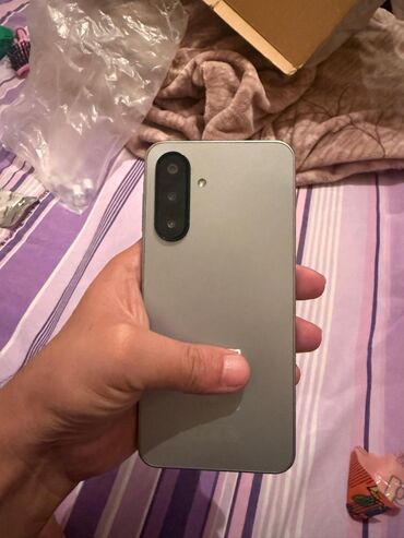 fly телефон раскладушка с большими кнопками: Samsung Galaxy S22