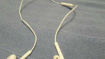 Audio tehnika: Kvalitetne slušalice bele boje za svakodnevnu upotrebu