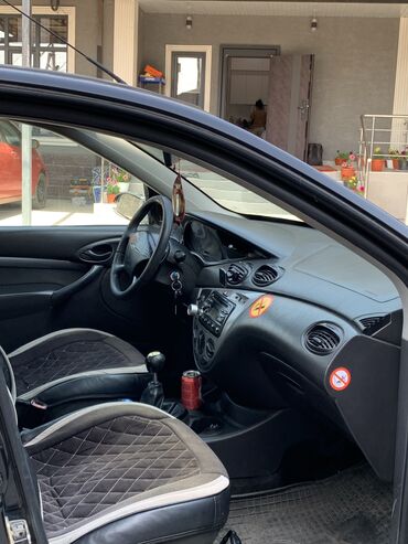 машины fit: Ford Focus: 2002 г., 1.6 л, Механика, Газ, Хэтчбэк