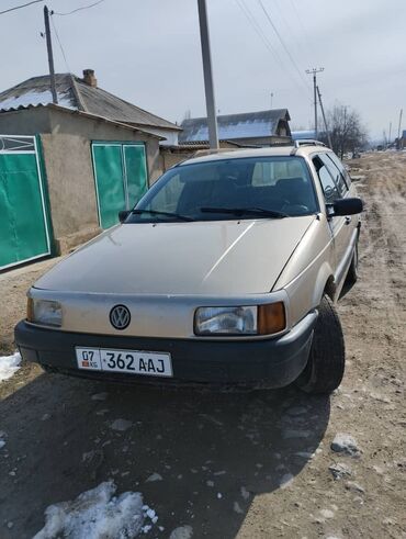 манитор для авто: Volkswagen Passat: 1989 г., 1.8 л, Механика, Бензин, Универсал