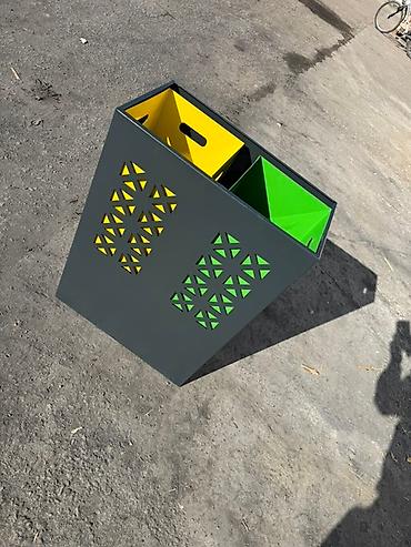 Мусорные баки, контейнеры: Двухсекционные урны/контейнеры для раздельного сбора отходов - — 11