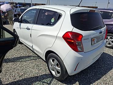 Продажа авто: Chevrolet Spark: 2016 г., 1 л, Вариатор, Бензин, Хэтчбэк — 7