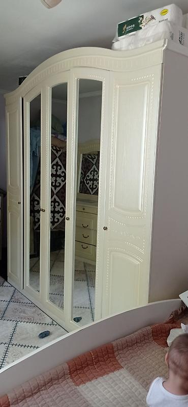 silver kitchen: Спальный гарнитур в классическом стиле, выполненный в светлом — 4