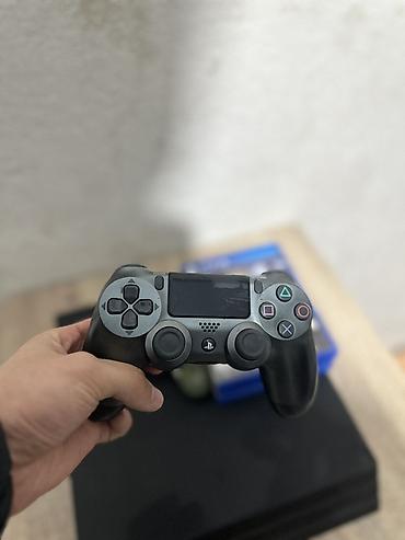 pura 70 pro: Sony ps 4 pro на 1 тб + 3 игры на дисках + два джойстика. Не шумит — 3