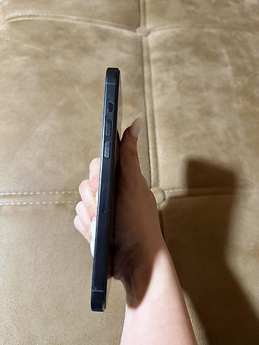 ucuz macbook pro: IPhone 15 Pro, Qara, Face ID — 2