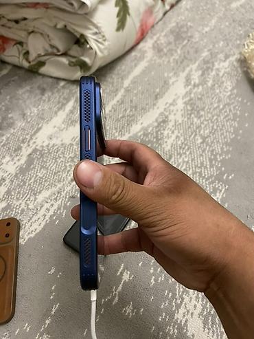 Apple iPhone: IPhone 17 Pro Max, Б/у, 256 ГБ, Оранжевый, Зарядное устройство, Защитное стекло, Чехол, 95 % — 6