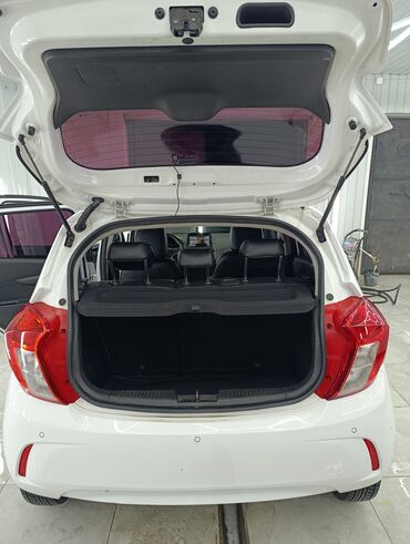 Chevrolet: Chevrolet Spark: 2017 г., 1 л, Вариатор, Бензин, Хэтчбэк — 13