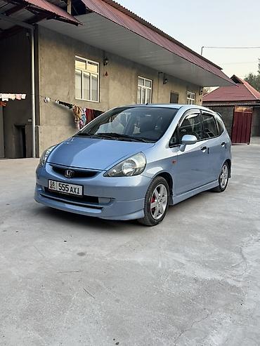 авто ру кыргызстан бишкек: Honda Fit: 2002 г., 1.4 л, Кол менен иштөөчү, Бензин, Хетчбек — 1
