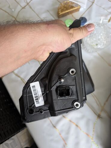 Yan və salon güzgüləri: Məhsul: Avtomobil yan güzgüləri (cüt) Xüsusiyyətlər:cütün qiymeti - — 4