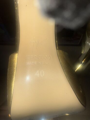 Salonke: Salonke, 40 — 9