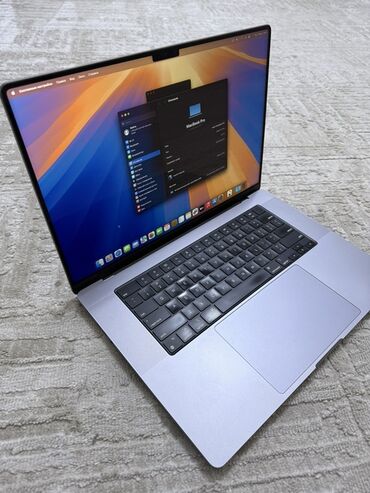 компютео: Ноутбук, Apple, 32 ГБ ОЭТ, Apple M1 Pro, 16 "