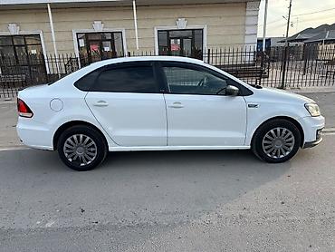 kia rio 2014: Volkswagen Polo: 2017 г., 1.6 л, Автомат, Бензин, Седан — 4