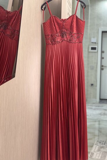 en ucuz qadin cantalari instagram: Вечернее платье, XL (EU 42)