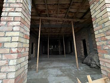 Продажа коттеджей и домов: 🏡 Продаётся участок с домом в районе Аламедин, Чекиш Ата! 📍 Участок – — 10