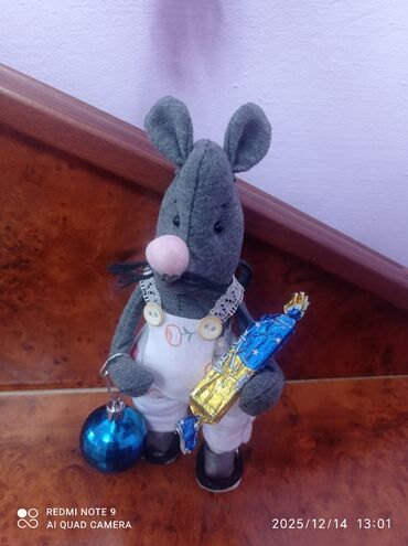 Другие детские вещи: Продаю интерьерных кукол ручной работы мышку и снеговика. Ёлочная — 1