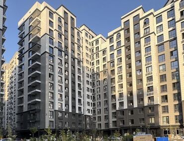 дом 3 комнатный: 3 комнаты, 82 м², Элитка, 2 этаж, Дизайнерский ремонт