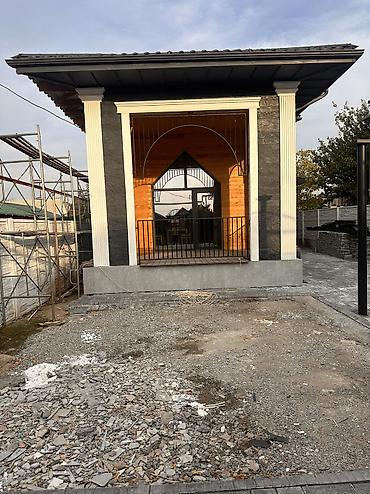 Үйлөрдү сатуу: 6 бөлмө, 170 м², 3 соток, Бишкек, Арча-Бешик ж/м Менчик ээси — 4