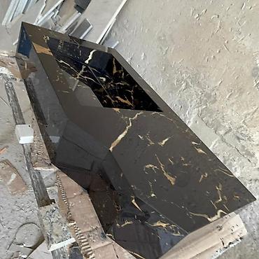 akril şüşə: Mərmər teksturalı süni daşdan (akril/kuarz səth) hazırlanmış hamam — 6