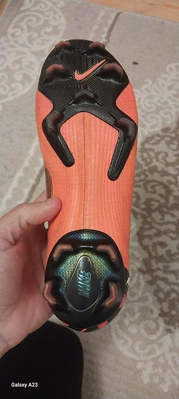 Kişi ayaqqabıları: Nike Mercurial kramponları – narıncı rəng, aşağı profilli dizayn. - — 3