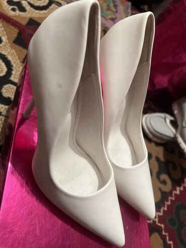 белая обувь: Туфли 37, цвет - Белый
