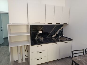 барачные дома в байтике: Сдается меблированная комната-студия с отдельным санузлом и кухонной