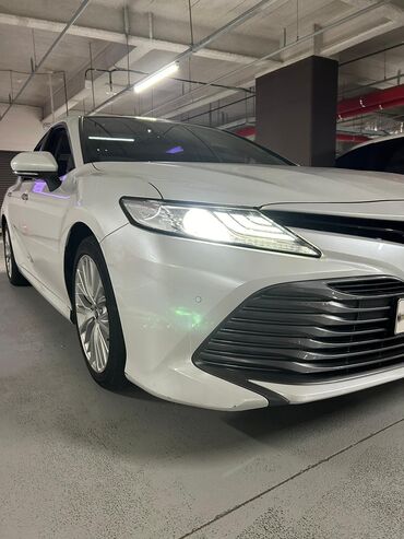 Toyota: Toyota Camry: 2018 г., 2.5 л, Автомат, Бензин, Седан