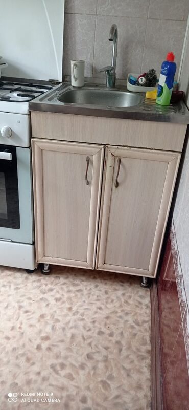уголок для кухни: Продается кухонный гарнитур из МДФ на 104 серию