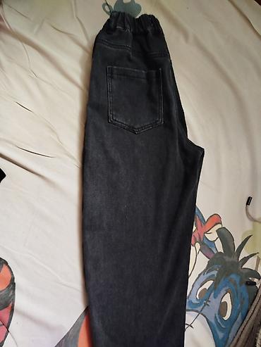 Джинсы: Джинсы классического кроя из плотного денима темно‑синего цвета. - — 12