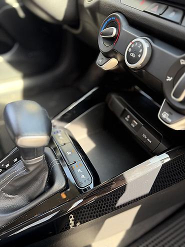 Kia: Kia Stonic: 2019 г., 1.4 л, Автомат, Бензин, Кроссовер — 10