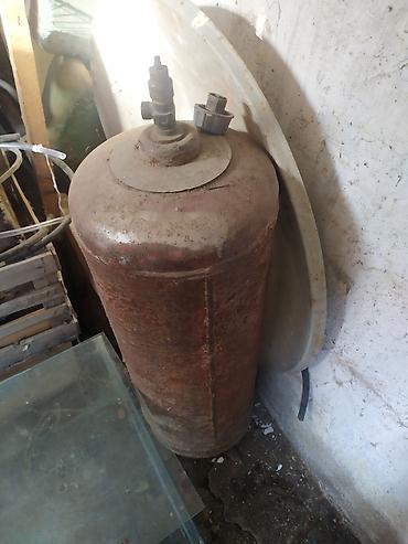 su samuru: Məhsul: Qaz balonu (silikon klapanlı, vintli çıxış) Təsvir: - Şaquli — 1