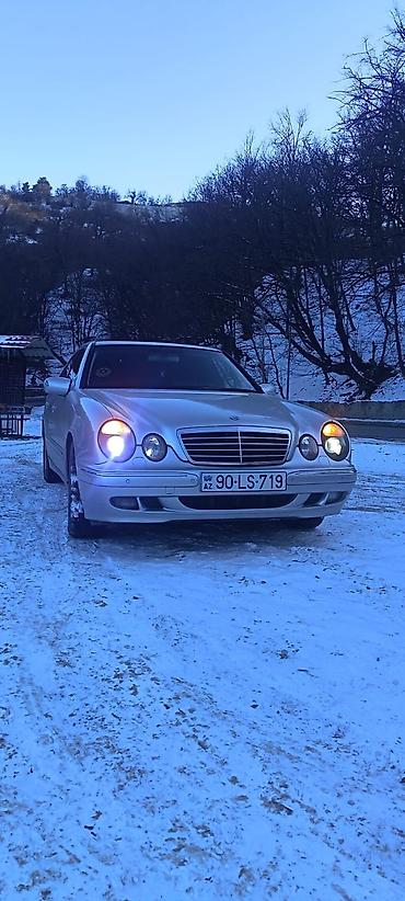 Mercedes-Benz: Mercedes-Benz E-Class: 2.4 l | 2000 il Sedan — 2