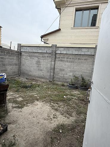 Продажа домов: 3 комнаты, 47 м², Бишкек, Восток-5 мкр Собственник — 9