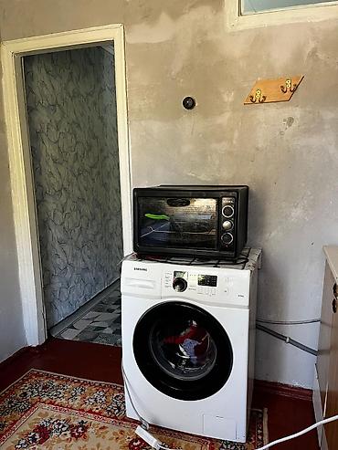 Продажа коттеджей и домов: В центре г. Каинда продаётся 3х комнатная квартира этаж 2 из 3 ул — 8