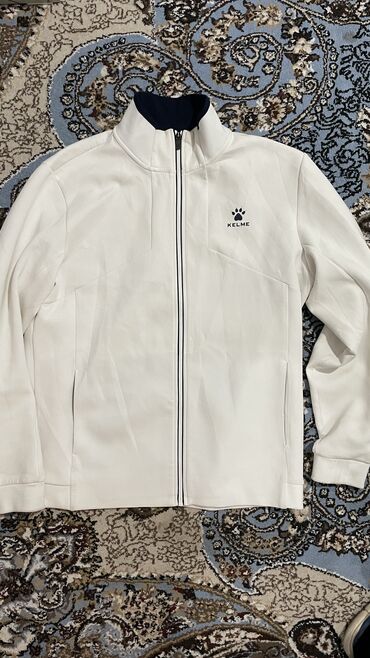 костюм врача: Продаю Спортивный костюм от фирма Kelme как у Садыр Жапарова размер