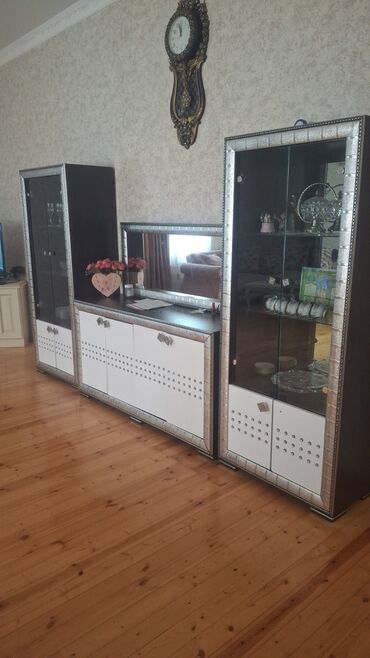 гостиная из дерева: Б/у, Комод, ТВ подставка, Нет кредита