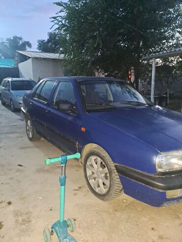 продаю sonata: Volkswagen Vento: 1994 г., 1.8 л, Механика, Бензин, Седан