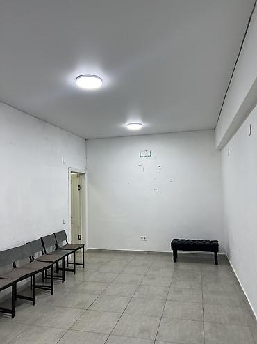 Коммерциялык мүлк: Кеңселерди сатуу 70 м², Ремонту бар, Көп кабаттуу имарат, 1 кабат — 7
